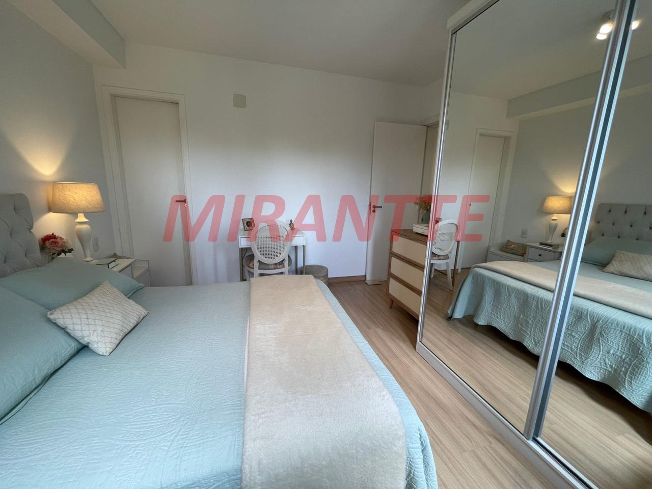 Apartamento de 60m² com 2 quartos em Jardim Tupanci