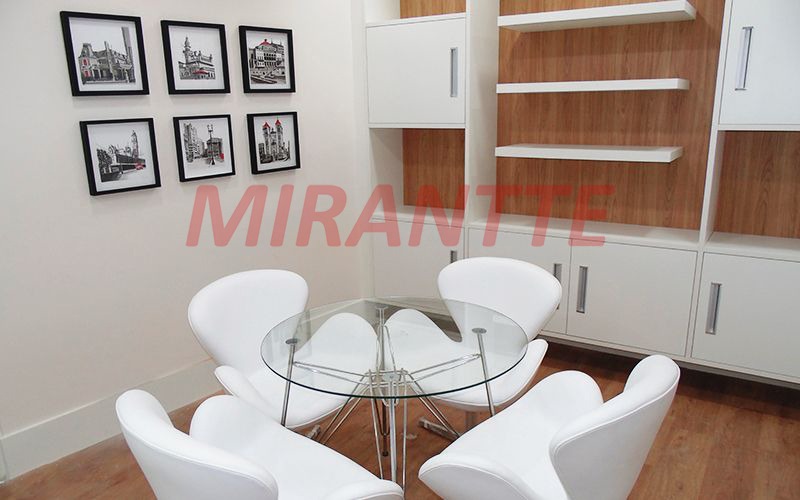 Apartamento de 60m² com 2 quartos em Jardim Tupanci