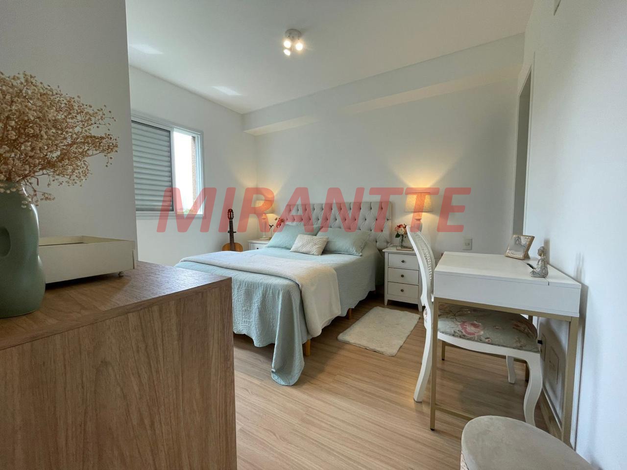 Apartamento de 60m² com 2 quartos em Jardim Tupanci