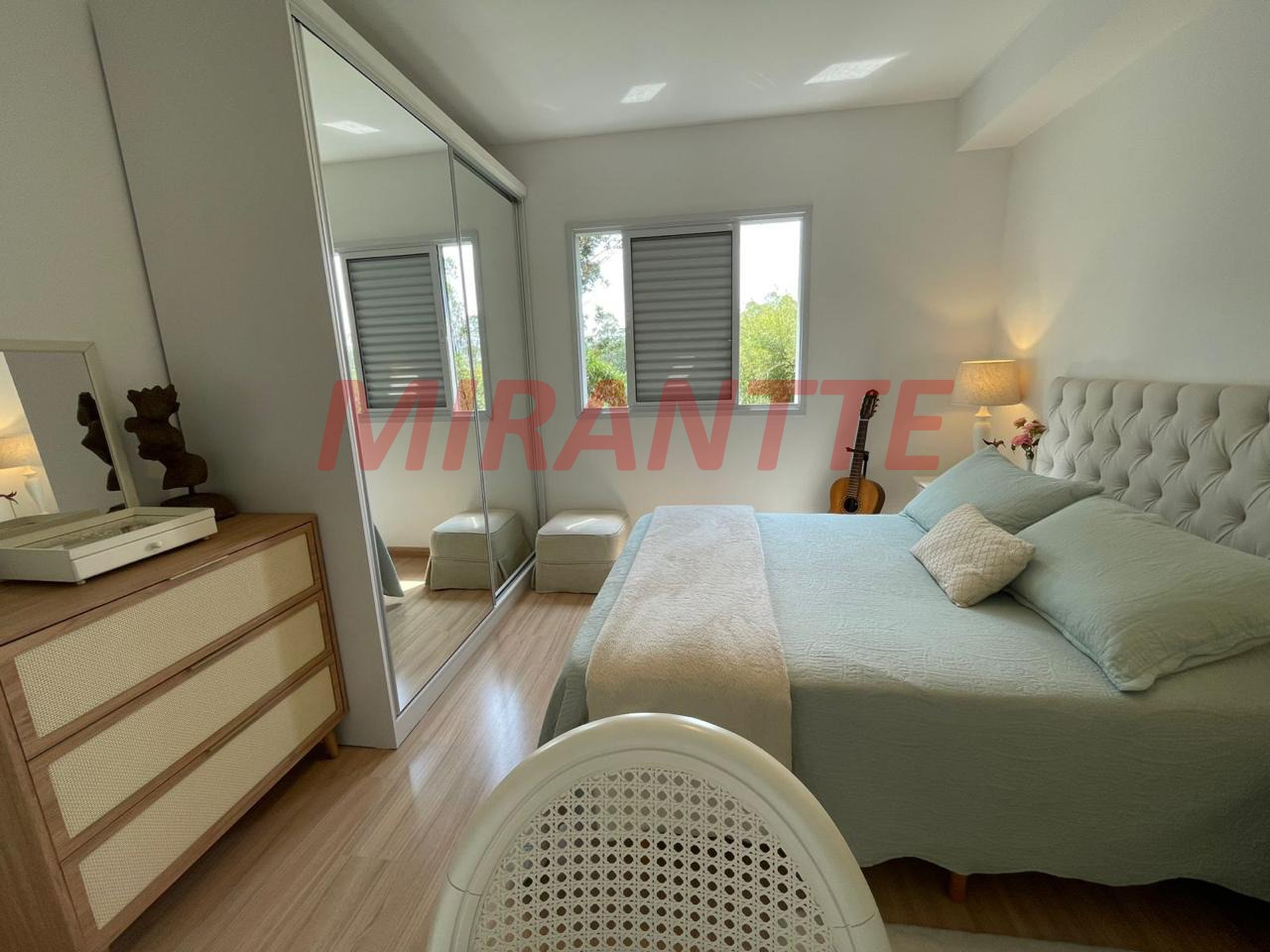 Apartamento de 60m² com 2 quartos em Jardim Tupanci