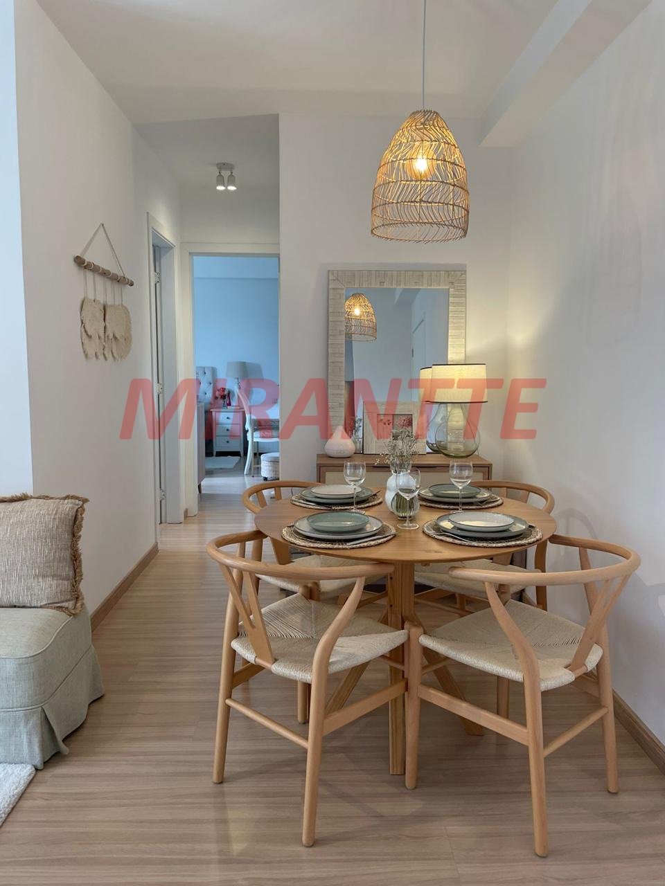 Apartamento de 60m² com 2 quartos em Jardim Tupanci