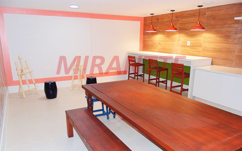 Apartamento de 60m² com 2 quartos em Jardim Tupanci