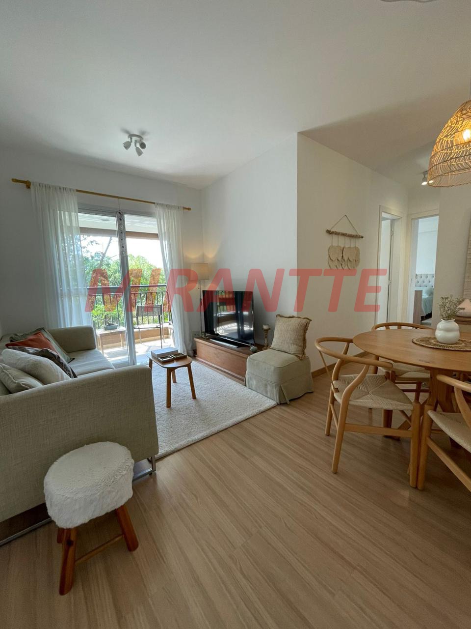 Apartamento de 60m² com 2 quartos em Jardim Tupanci