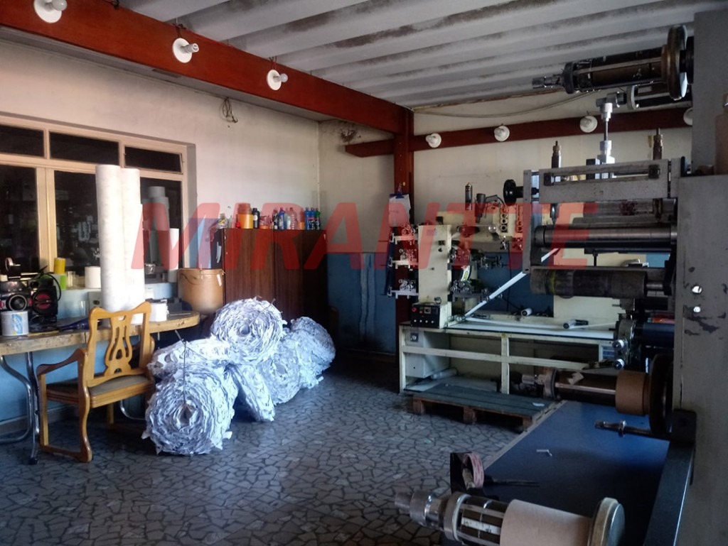 Comercial de 318m² em Imirim