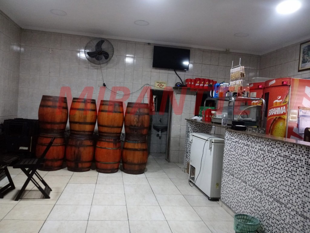 Comercial de 318m² em Imirim