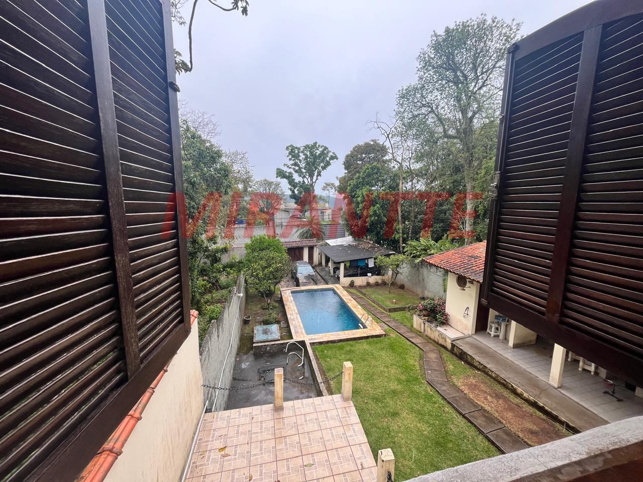 Sobrado de 162m² com 3 quartos em Samambaia
