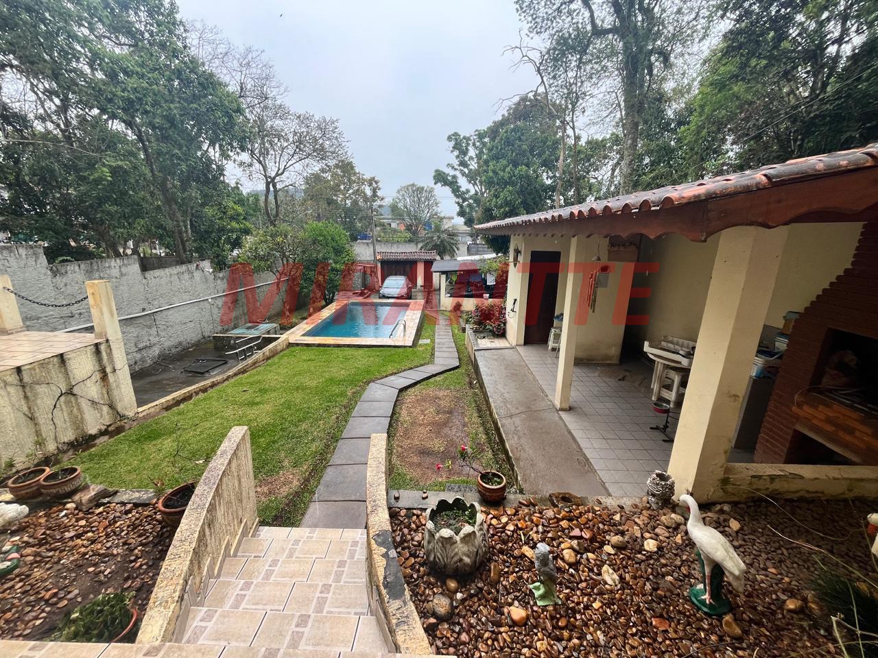 Sobrado de 162m² com 3 quartos em Samambaia
