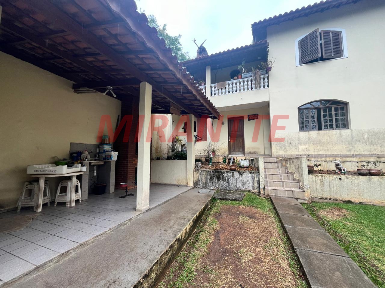 Sobrado de 162m² com 3 quartos em Samambaia