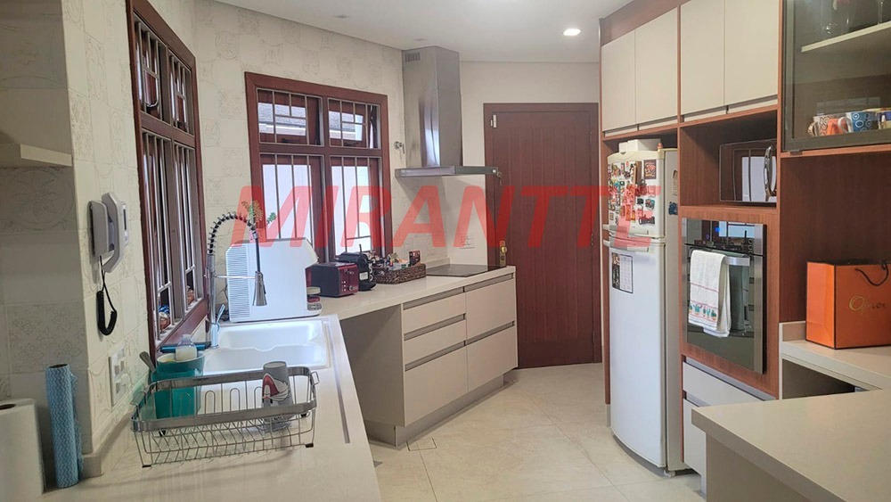 Sobrado de 359m² com 3 quartos em Barro Branco (Zona Norte)
