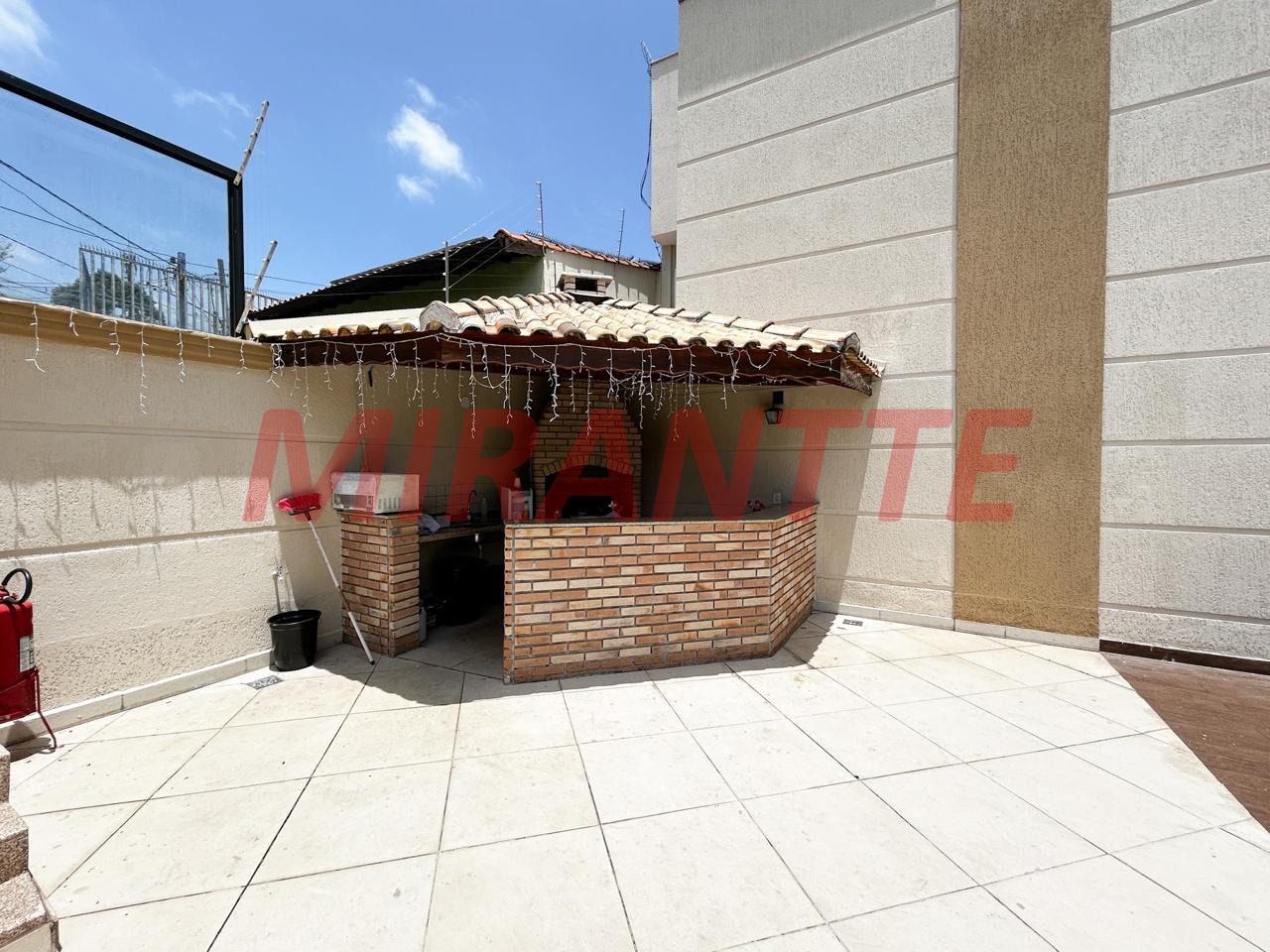 Cond. fechado de 198m² com 4 quartos em Vila Pedra Branca