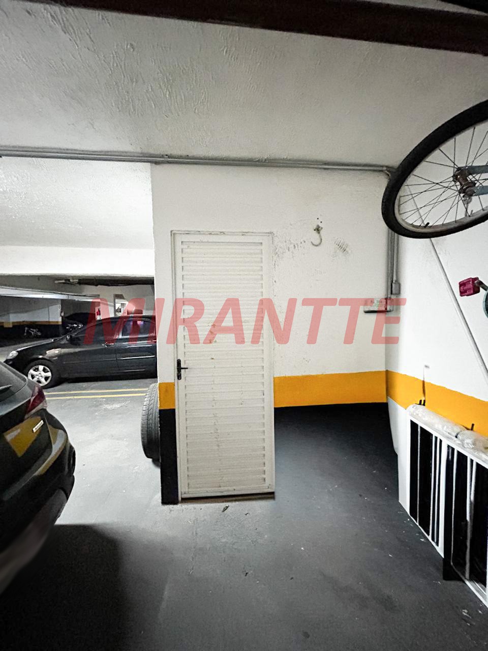 Cond. fechado de 198m² com 4 quartos em Vila Pedra Branca