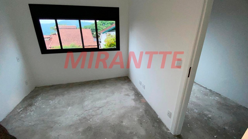 Sobrado de 360m² com 4 quartos em Vila Irmaos Arnoni