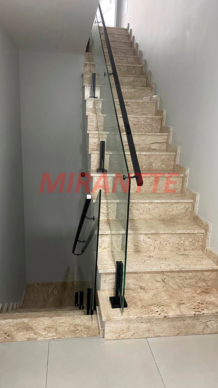 Sobrado de 360m² com 4 quartos em Vila Irmaos Arnoni