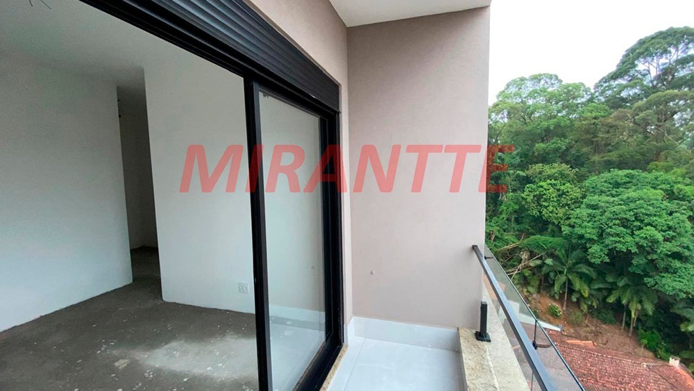 Sobrado de 360m² com 4 quartos em Vila Irmaos Arnoni