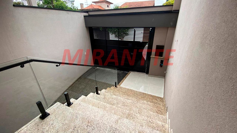 Sobrado de 360m² com 4 quartos em Vila Irmaos Arnoni