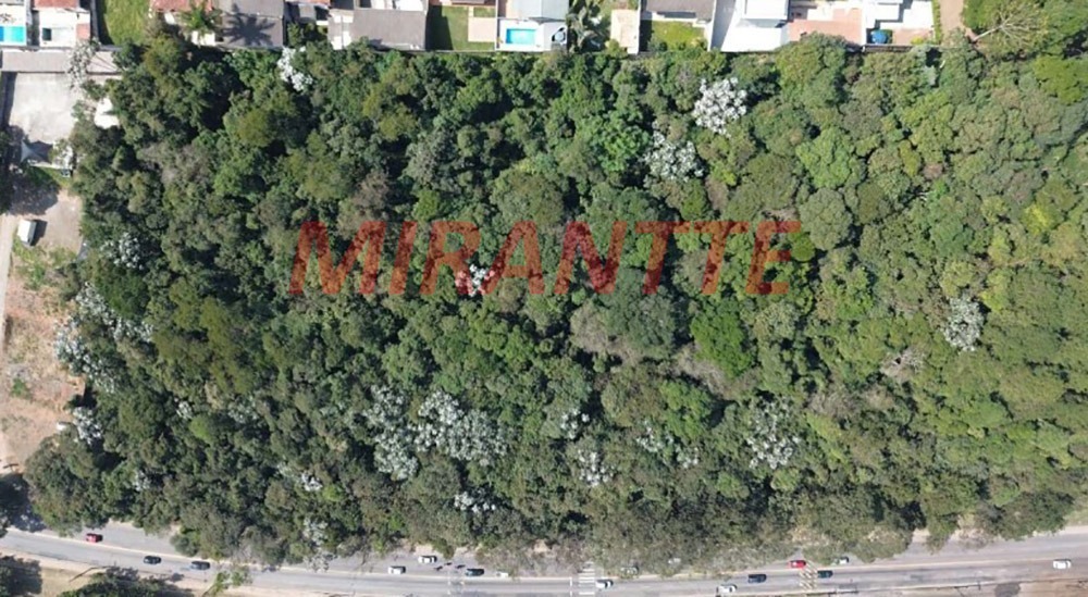 Terreno de m² em Vila São Carlos