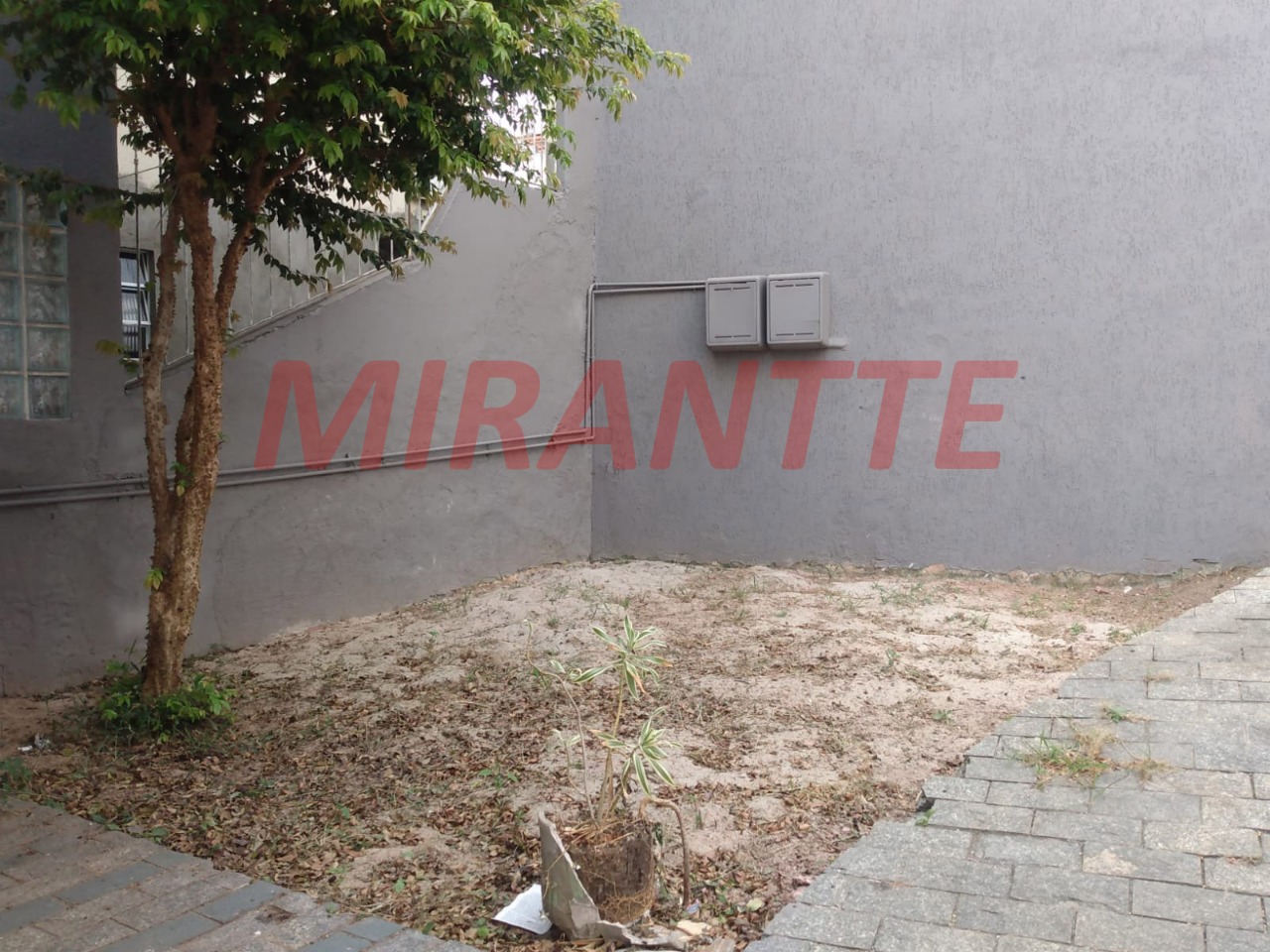Sobrado de 340m² com 3 quartos em Vila Mazzei