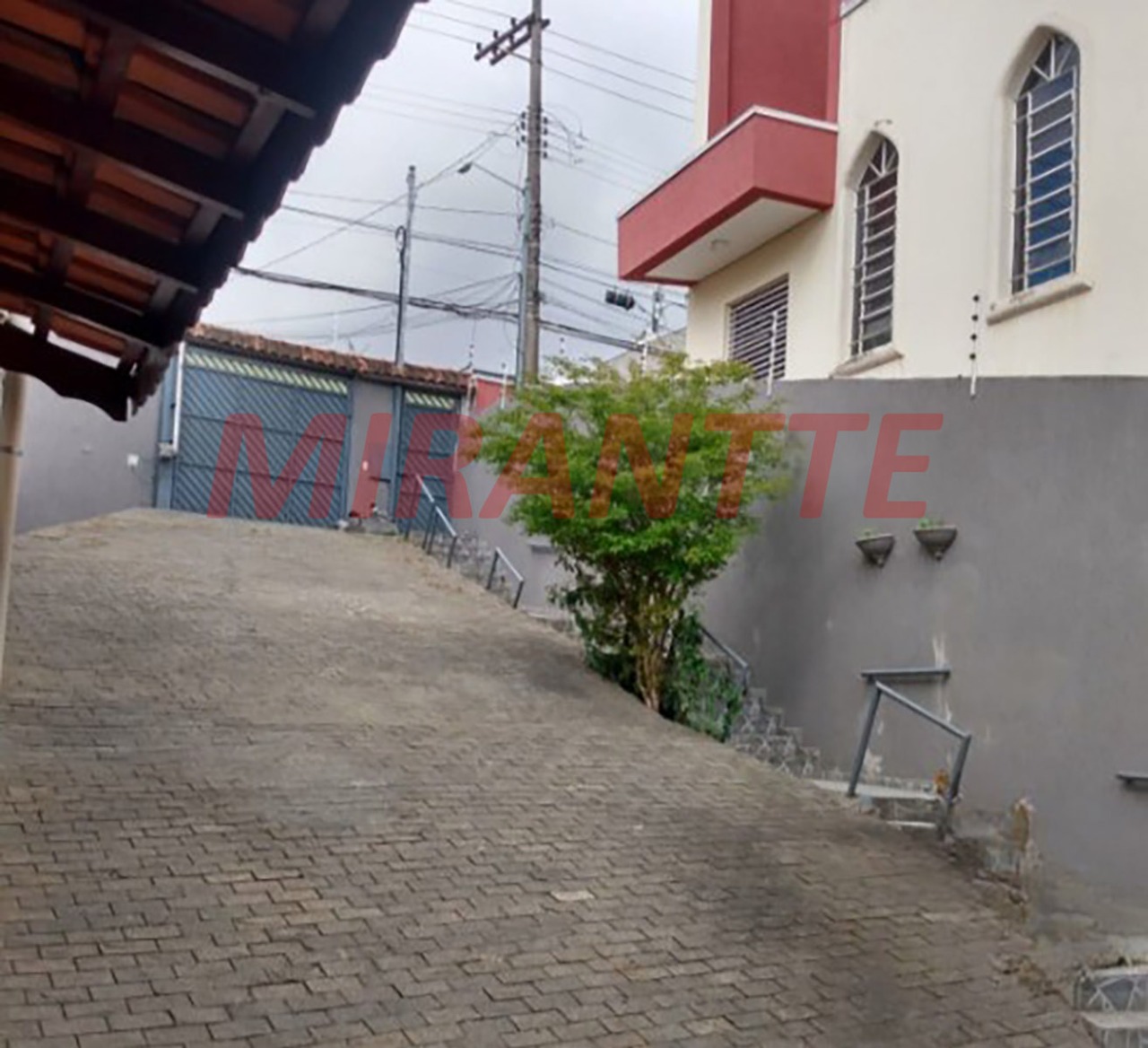 Sobrado de 340m² com 3 quartos em Vila Mazzei