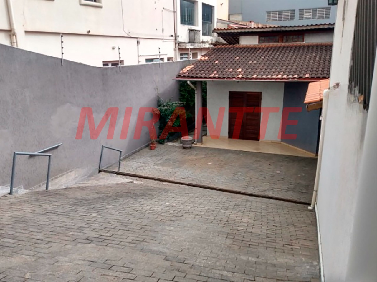 Sobrado de 340m² com 3 quartos em Vila Mazzei
