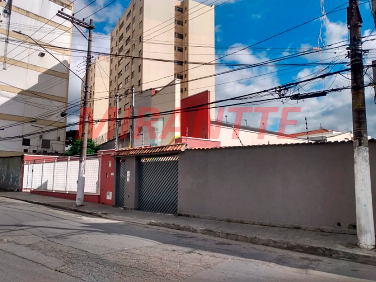 Sobrado de 340m² com 3 quartos em Vila Mazzei