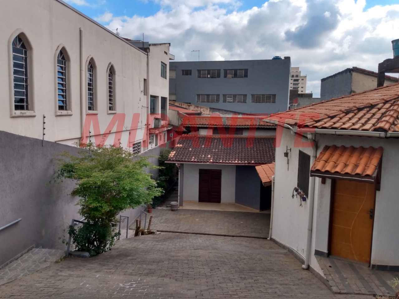 Sobrado de 340m² com 3 quartos em Vila Mazzei