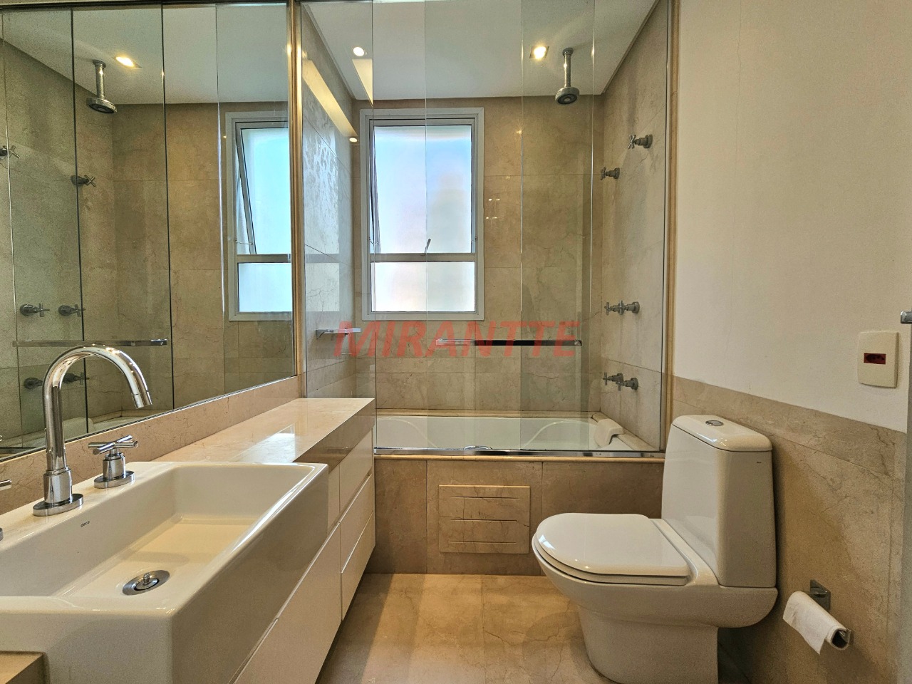 Apartamento de 400m² com 4 quartos em Moema