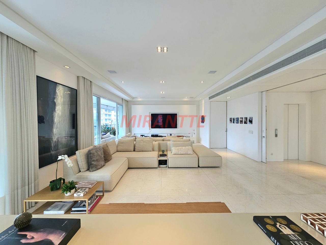 Apartamento de 400m² com 4 quartos em Moema