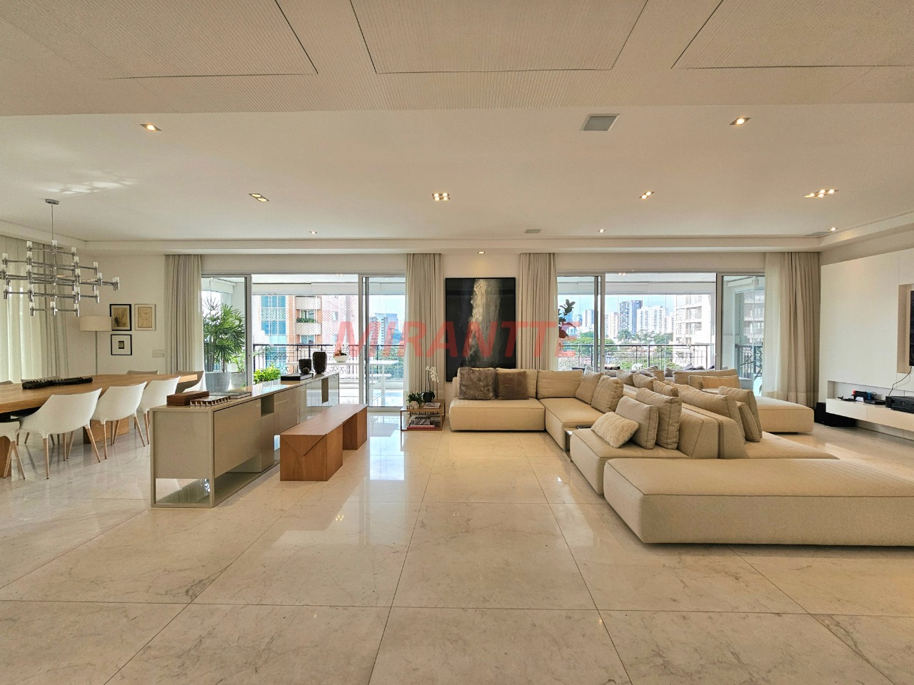Apartamento de 400m² com 4 quartos em Moema