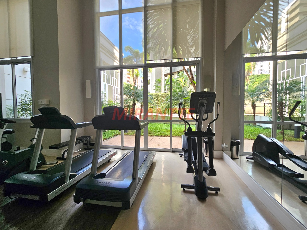 Apartamento de 400m² com 4 quartos em Moema