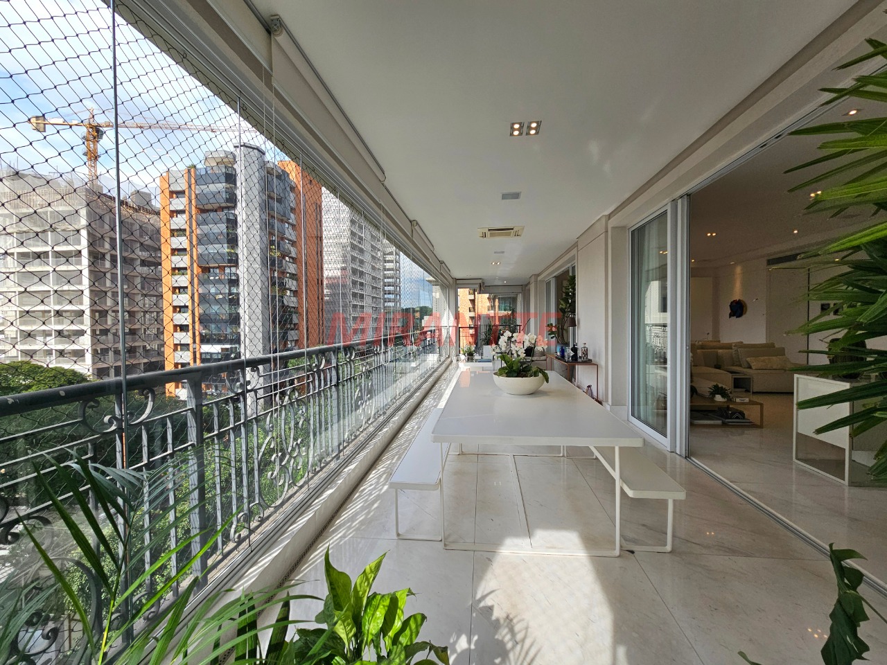 Apartamento de 400m² com 4 quartos em Moema