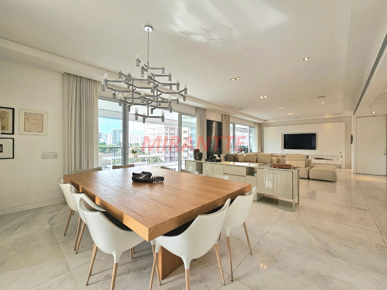 Apartamento de 400m² com 4 quartos em Moema