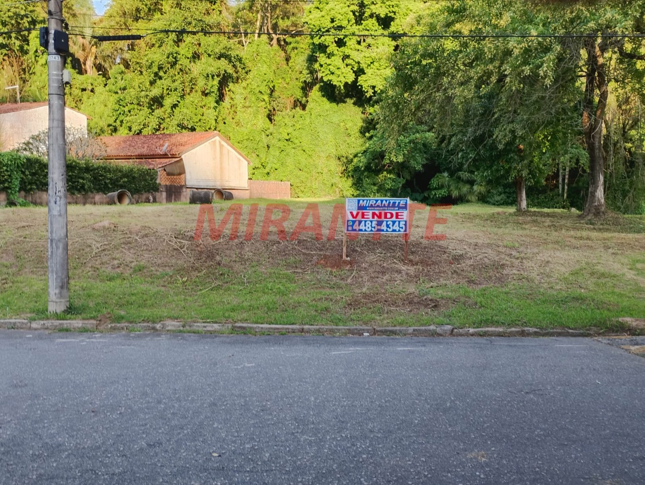 Terreno de 0m² em Clube de Campo Mairiporã