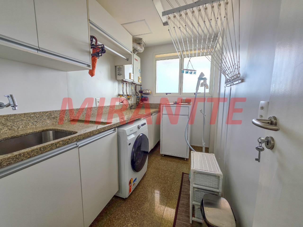 Cobertura de 386m² com 4 quartos em Campo Belo