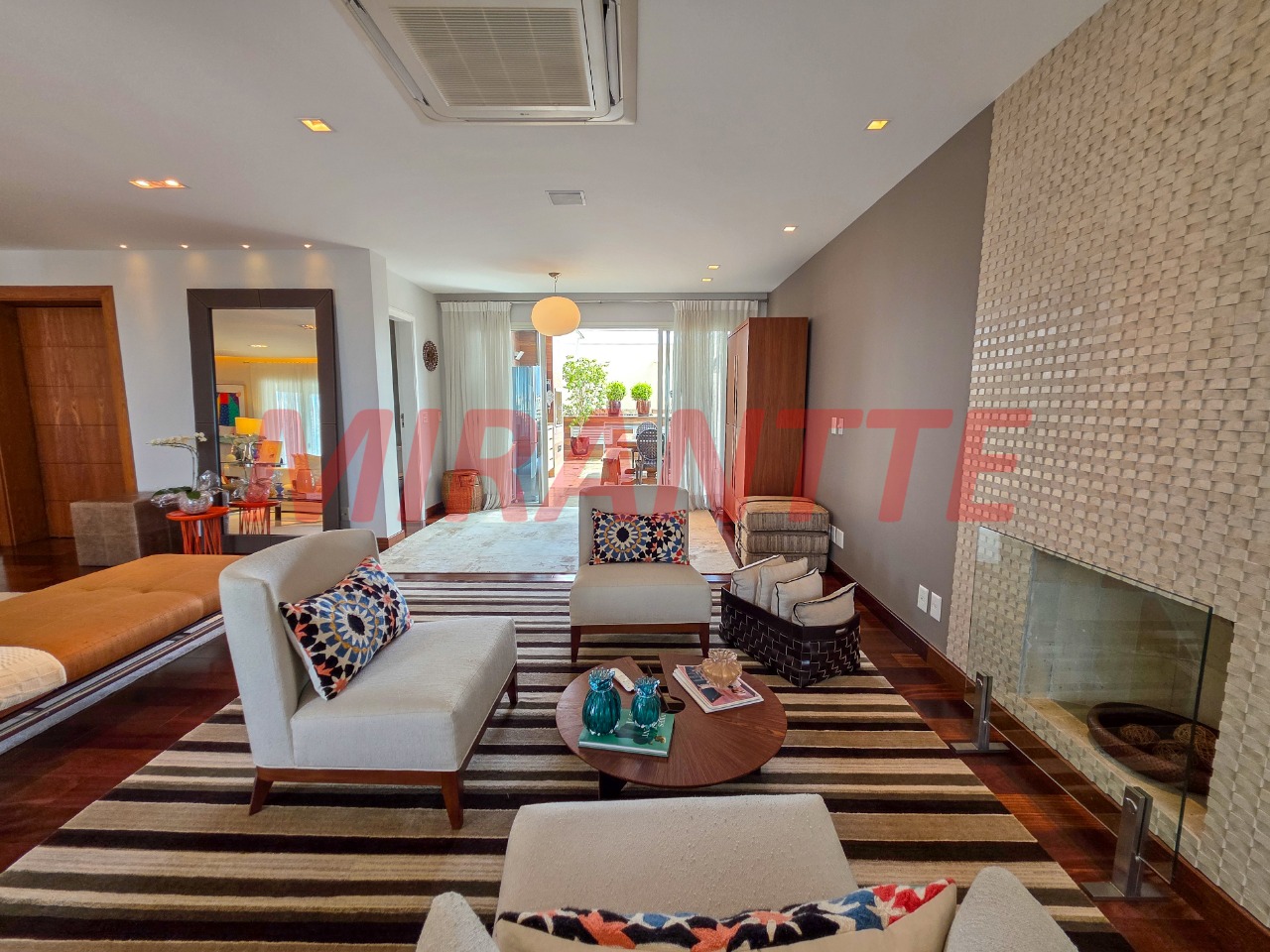 Cobertura de 386m² com 4 quartos em Campo Belo