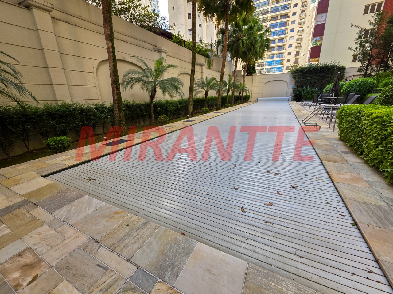 Cobertura de 386m² com 4 quartos em Campo Belo