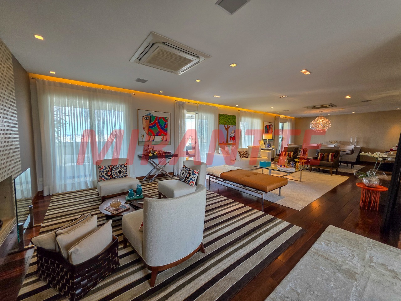 Cobertura de 386m² com 4 quartos em Campo Belo