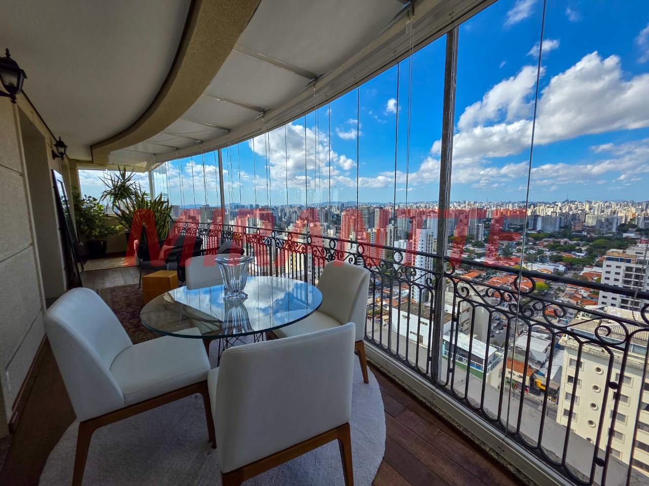 Cobertura de 386m² com 4 quartos em Campo Belo