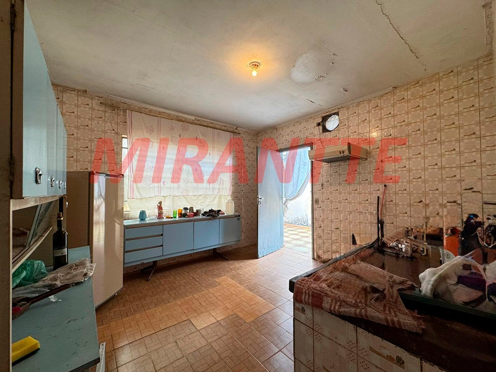 Sobrado de 242m² com 4 quartos em Vila Penteado