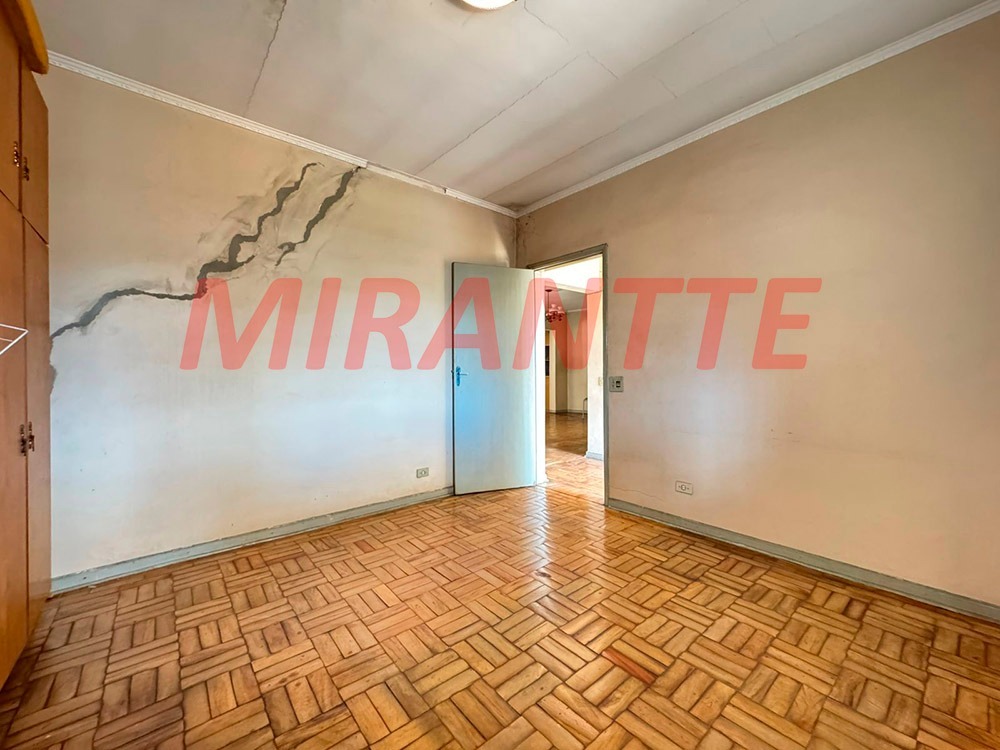 Sobrado de 242m² com 4 quartos em Vila Penteado