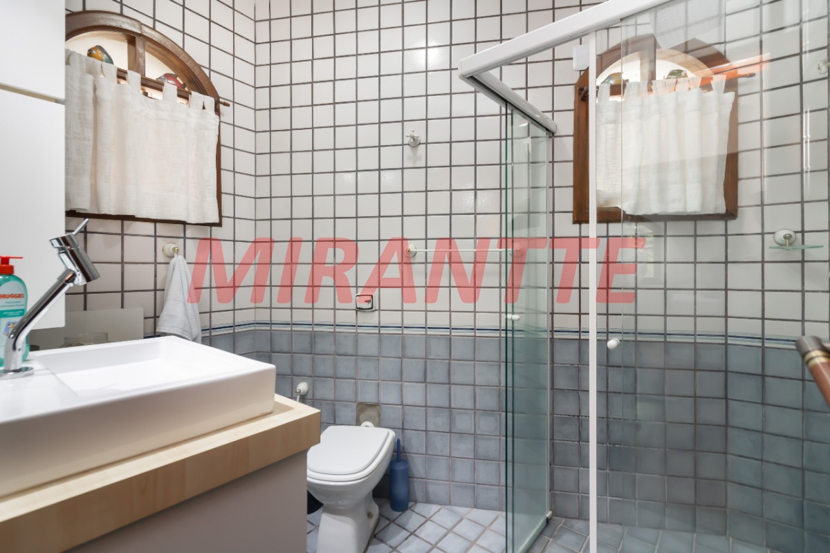 Sobrado de 223m² com 3 quartos em Jardim Virginia Bianca