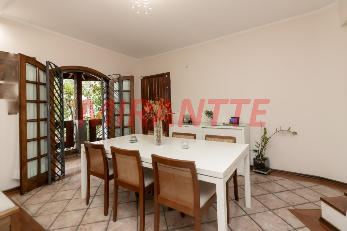 Sobrado de 223m² com 3 quartos em Jardim Virginia Bianca