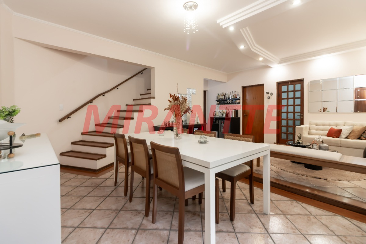 Sobrado de 223m² com 3 quartos em Jardim Virginia Bianca
