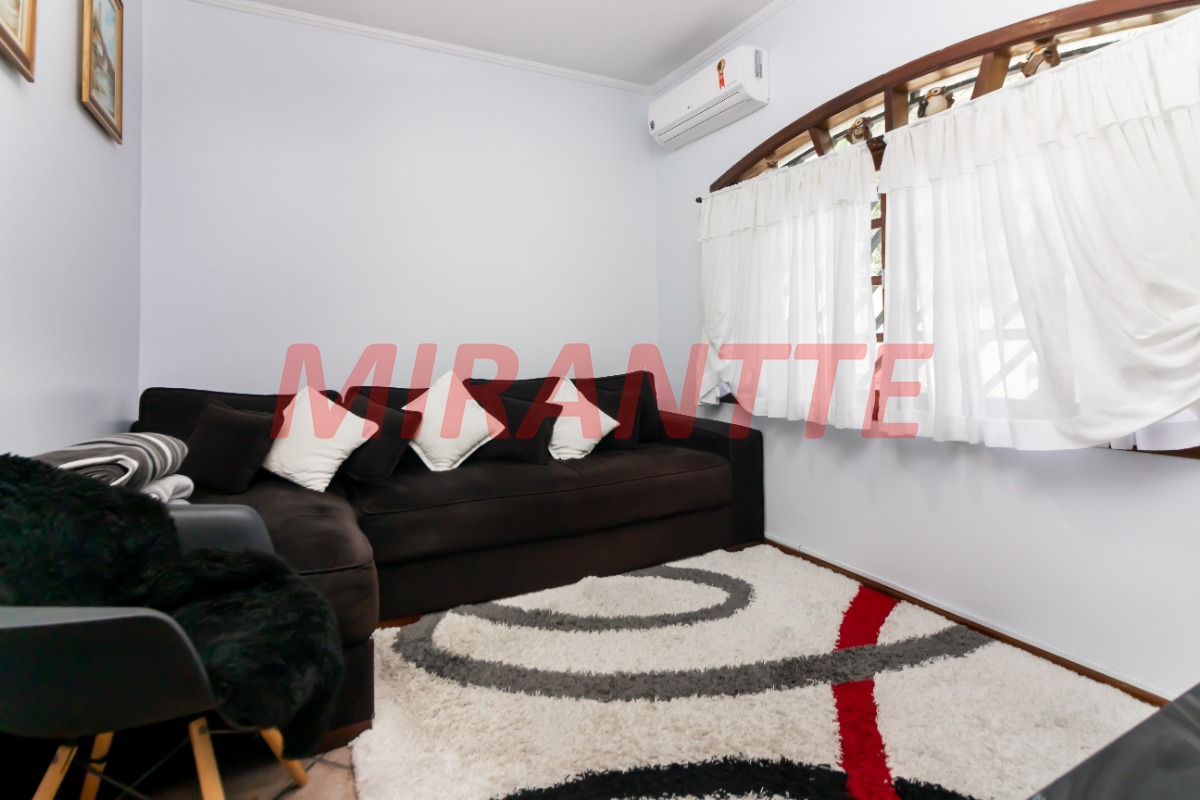 Sobrado de 223m² com 3 quartos em Jardim Virginia Bianca
