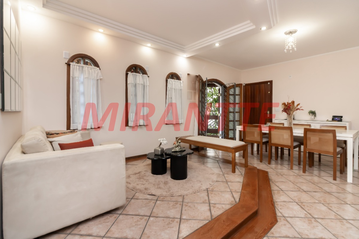 Sobrado de 223m² com 3 quartos em Jardim Virginia Bianca