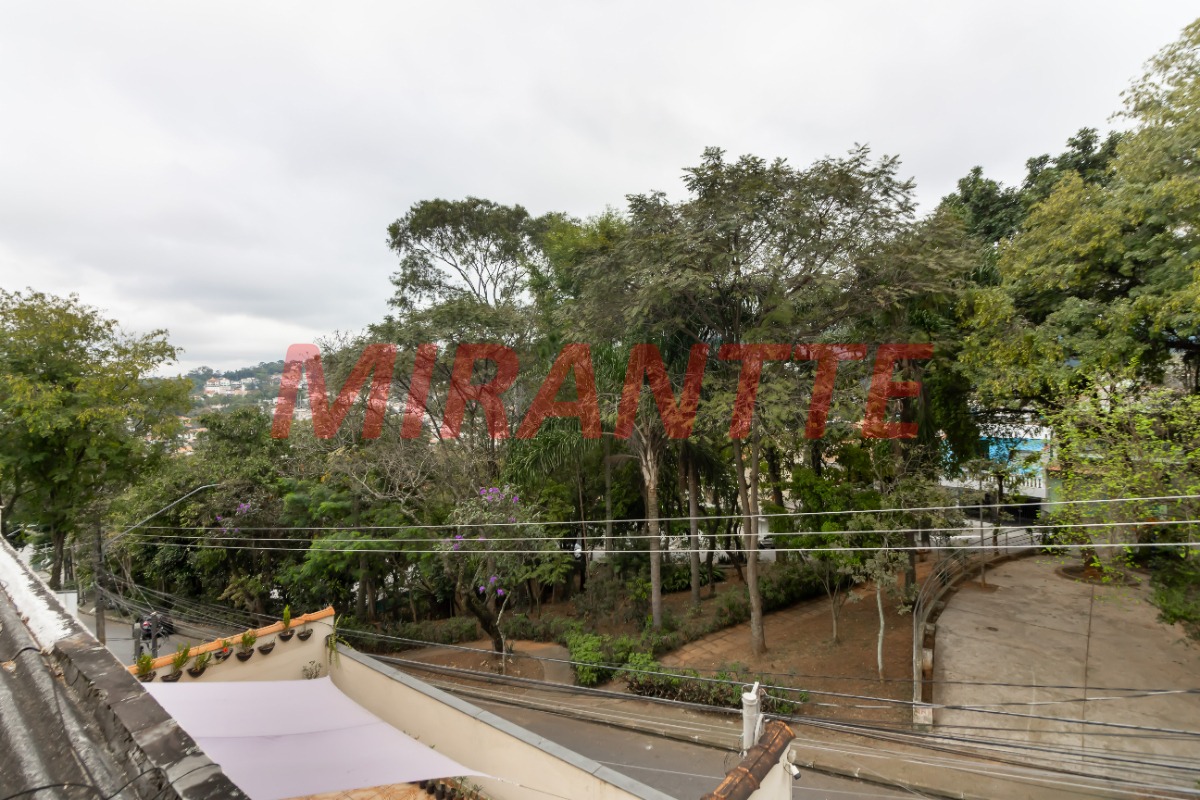 Sobrado de 223m² com 3 quartos em Jardim Virginia Bianca