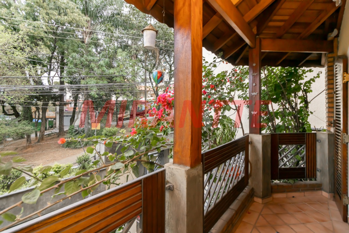 Sobrado de 223m² com 3 quartos em Jardim Virginia Bianca