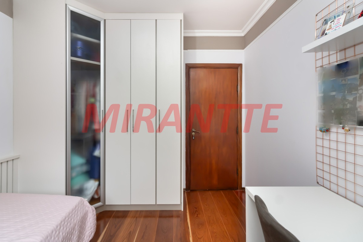Sobrado de 223m² com 3 quartos em Jardim Virginia Bianca