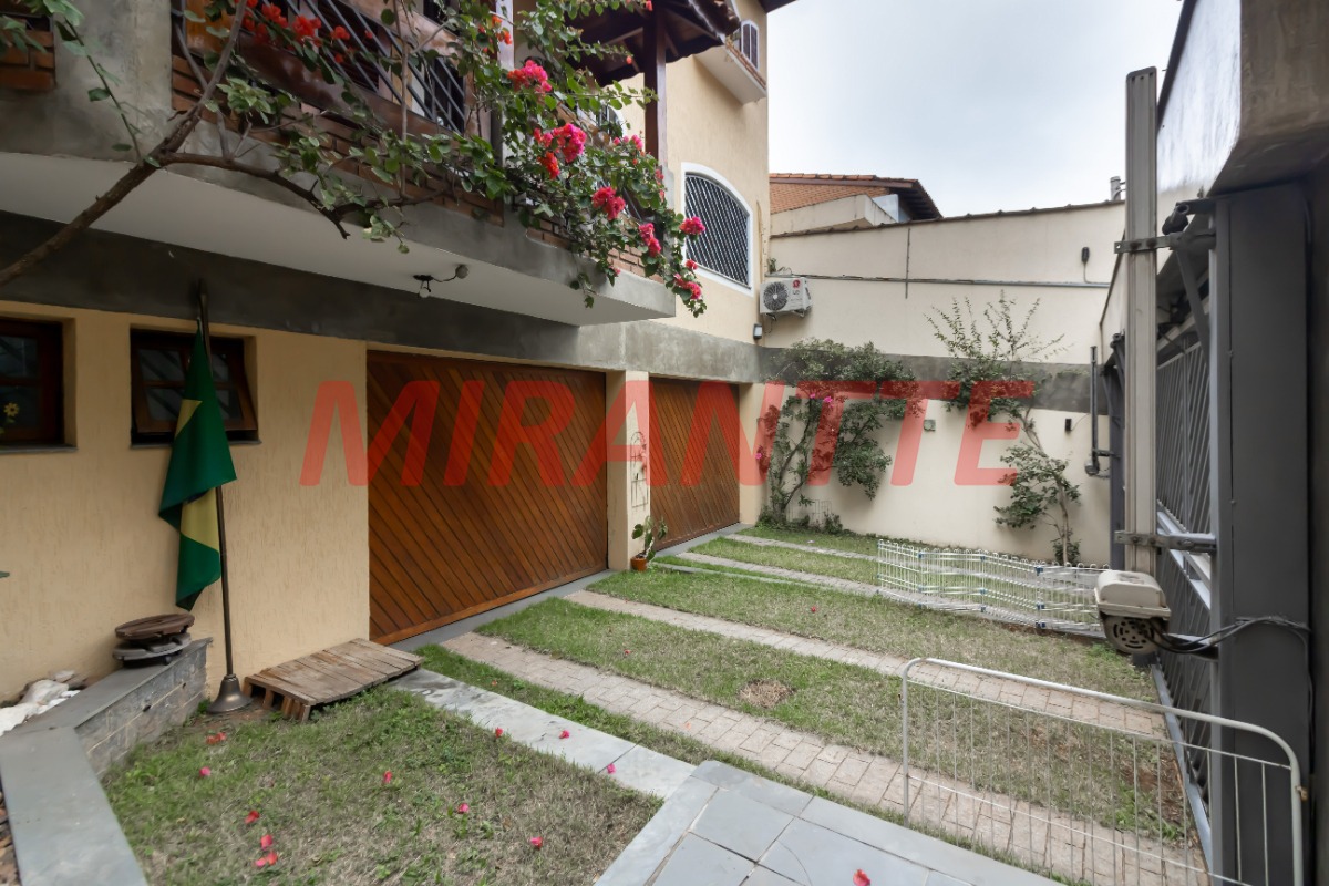Sobrado de 223m² com 3 quartos em Jardim Virginia Bianca