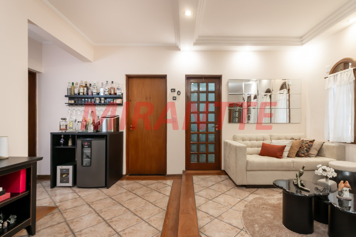 Sobrado de 223m² com 3 quartos em Jardim Virginia Bianca