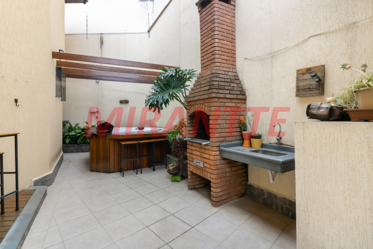Sobrado de 223m² com 3 quartos em Jardim Virginia Bianca